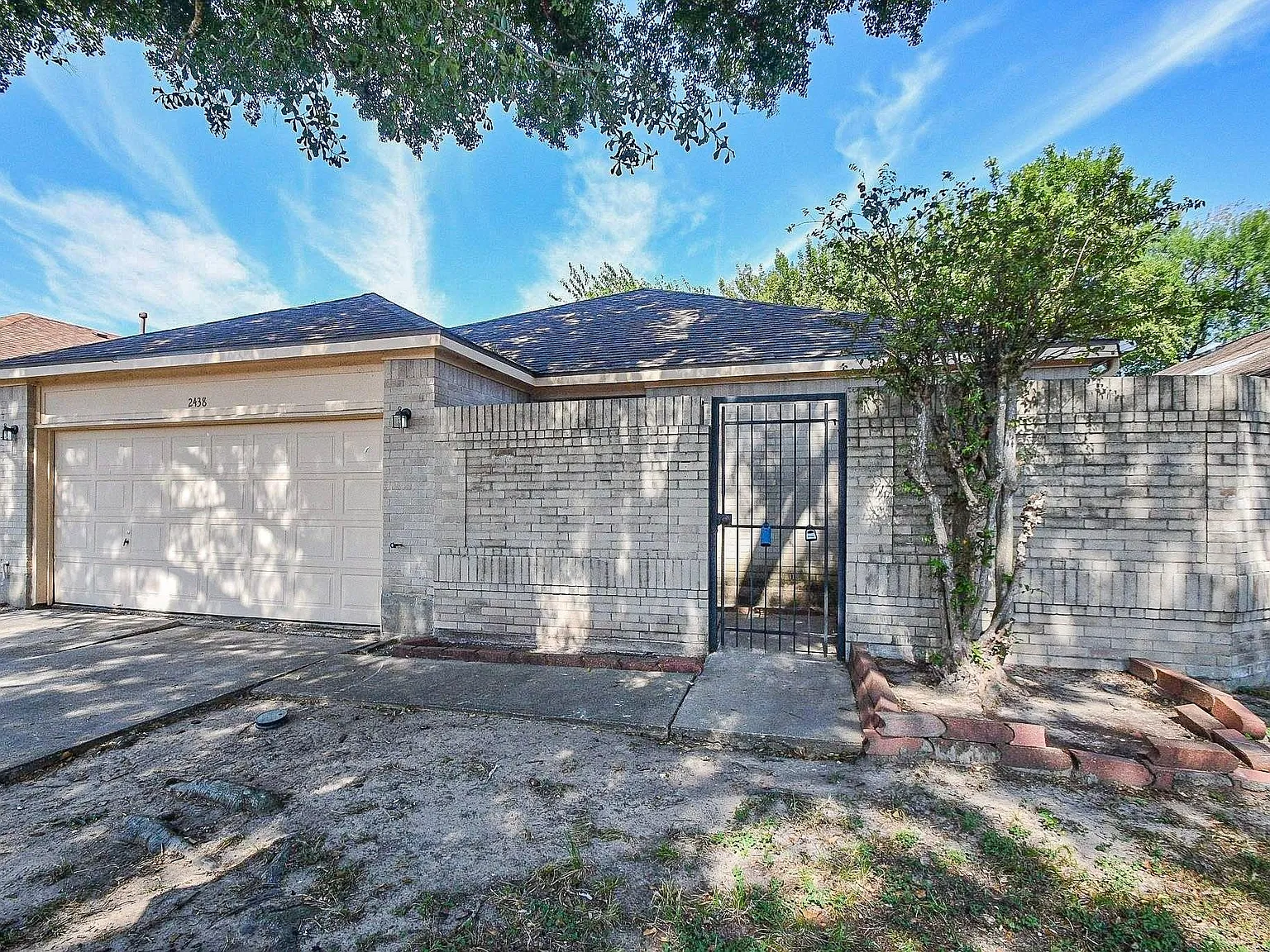 3 bed, 2.0 bath, 1913 sqft, $1,650 — Photo 2