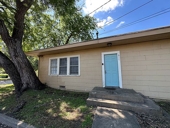 3rd image of 617 Oakland St