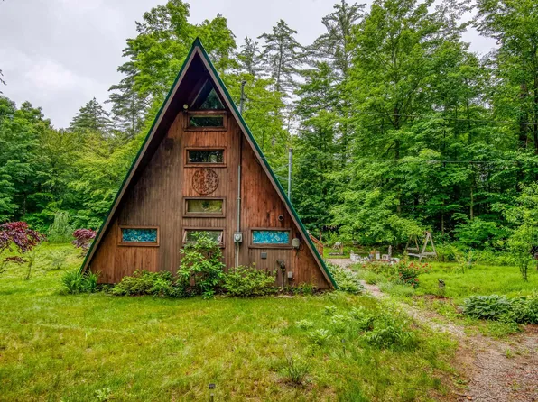 71 Bay Road, Conway, NH 03860