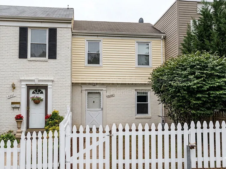9209 Hood Rd — Photo 1