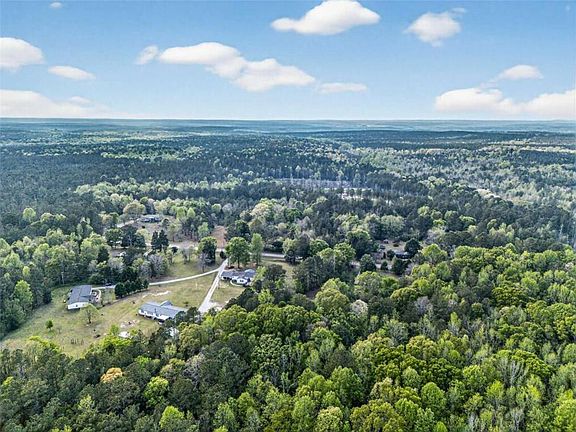 4th image of 669 Pecan Grove Rd