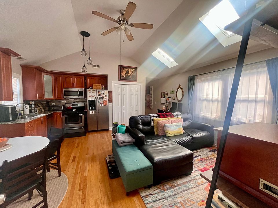 1st image of 4503 N Karlov Ave #2