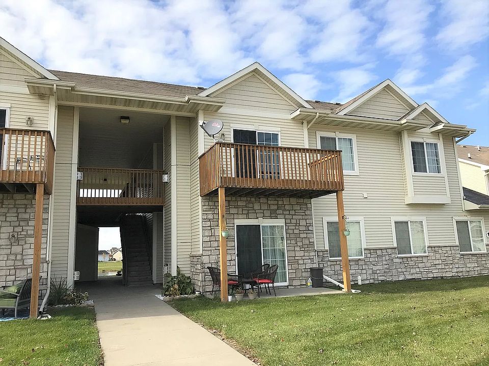 1st image of 1636 NW Prairie Lakes Dr APT 1