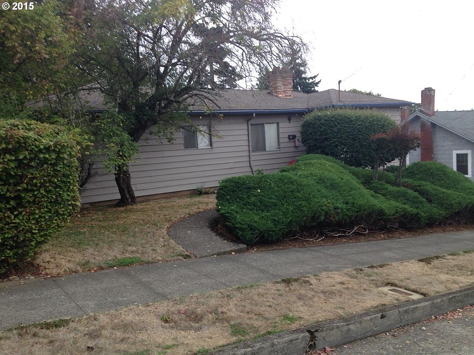 2nd image of 326 NE 45th Ave