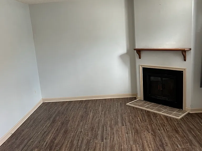 111 High Point Ln — Photo 5