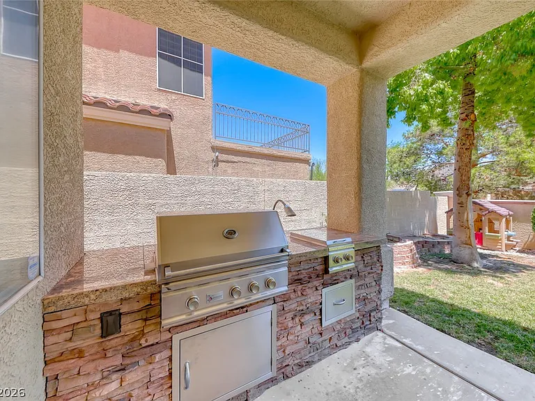2122 Mooreview St — Photo 35