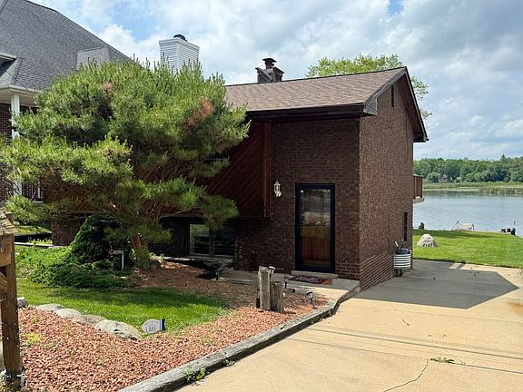 2nd image of 1508 Lakeview Dr