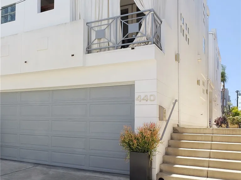 440 Marine Pl — Photo 44