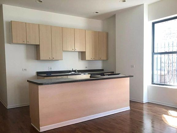 4th image of 2835 W Medill Ave #Jgyjzu2zc