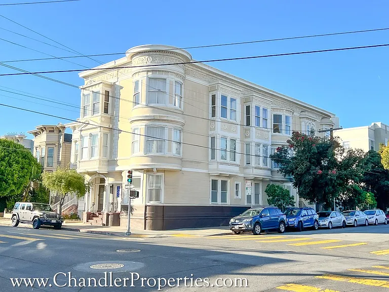 2400-4 Bush St — Photo 11