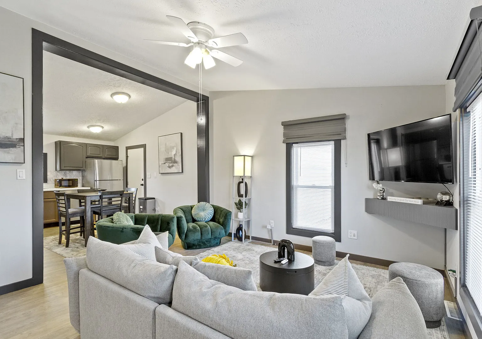 Cozy Living — Photo 4