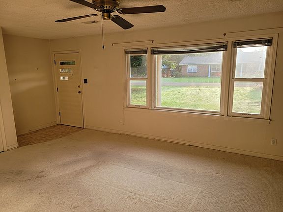 2nd image of 508 W Lakeside Dr