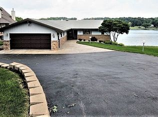 41 Delburne Dr, Davis, IL 61019