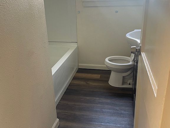 5th image of 5730 Henderson Ave