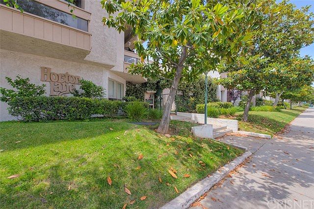 1st image of 17150 Burbank Blvd Unit 39