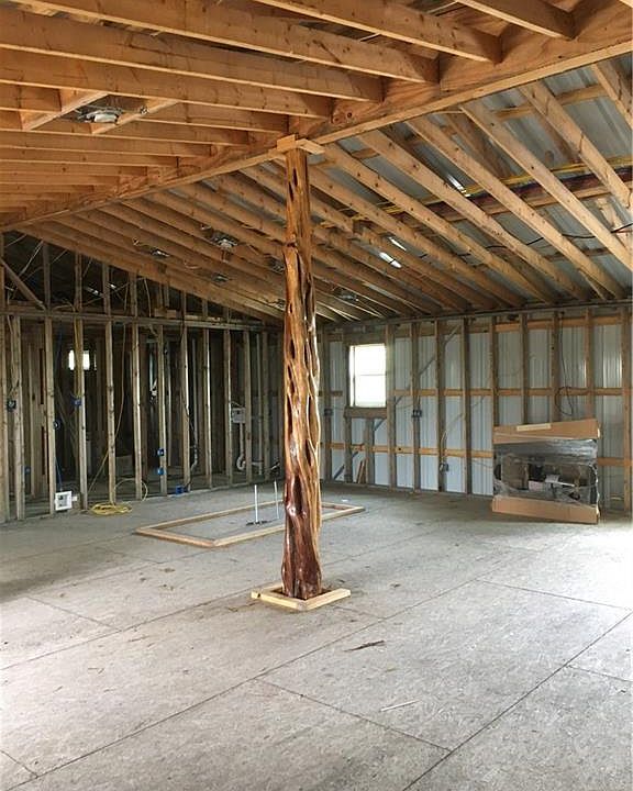 2nd image of 1360 Winter Rd