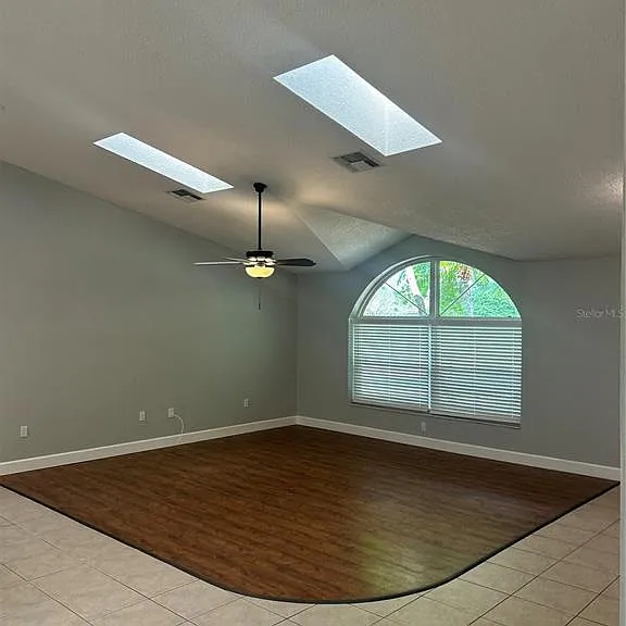 1181 Anne Elisa Cir — Photo 17