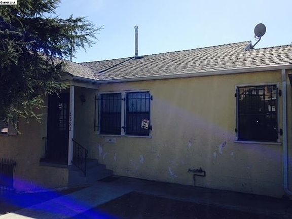2nd image of 2552 Truman Ave