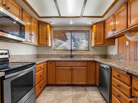 5th image of 21900 Horizon Ct