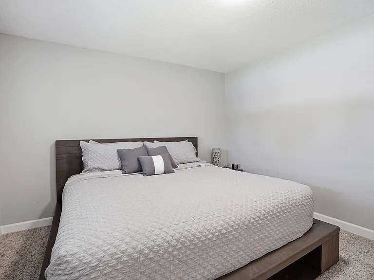 4657 Brenda Cir — Photo 22
