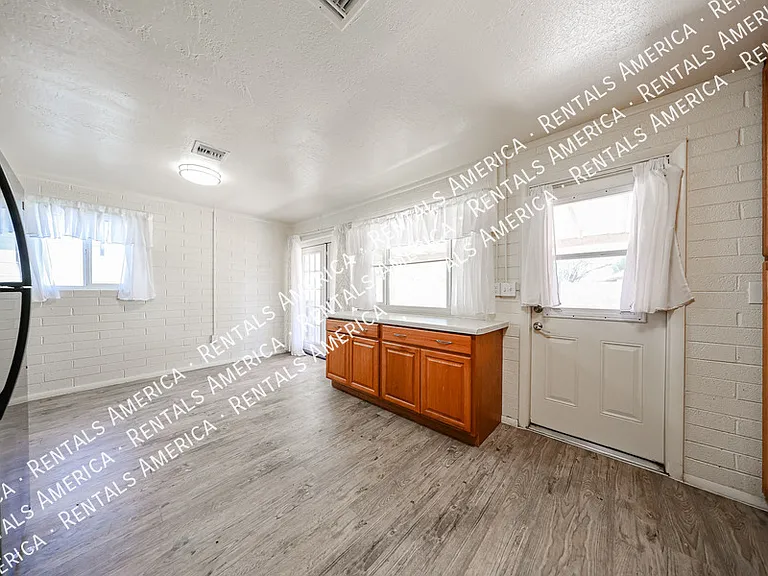7901 E Kimsey Ln — Photo 31