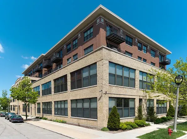 1924 N Hubbard St APT 413, Milwaukee, WI 53212