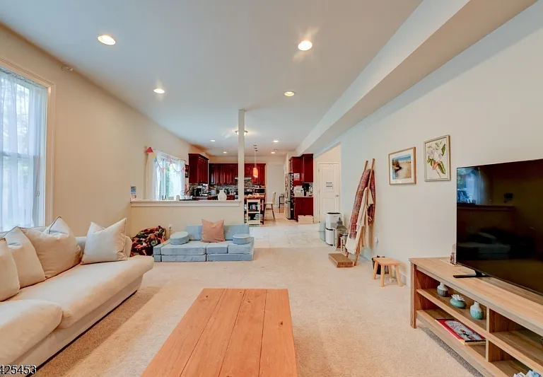 26 Pine Ln — Photo 4