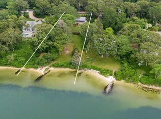 389 Barnes Rd, Oak Bluffs, MA 02557