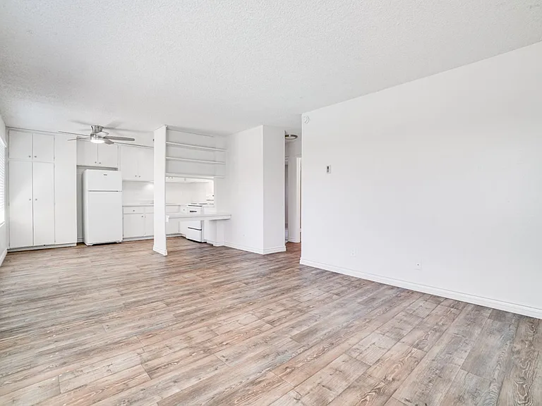 Oak Valley Apartments — Photo 34