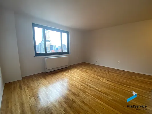 Rented by FirstService Realty (legacy) | media 17