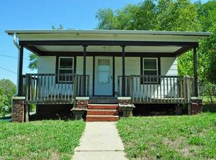 1201 S Willow Ave, Independence, MO 64052