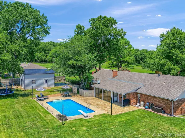 1106 Rolling Wood Hills Dr, Durant, OK 74701