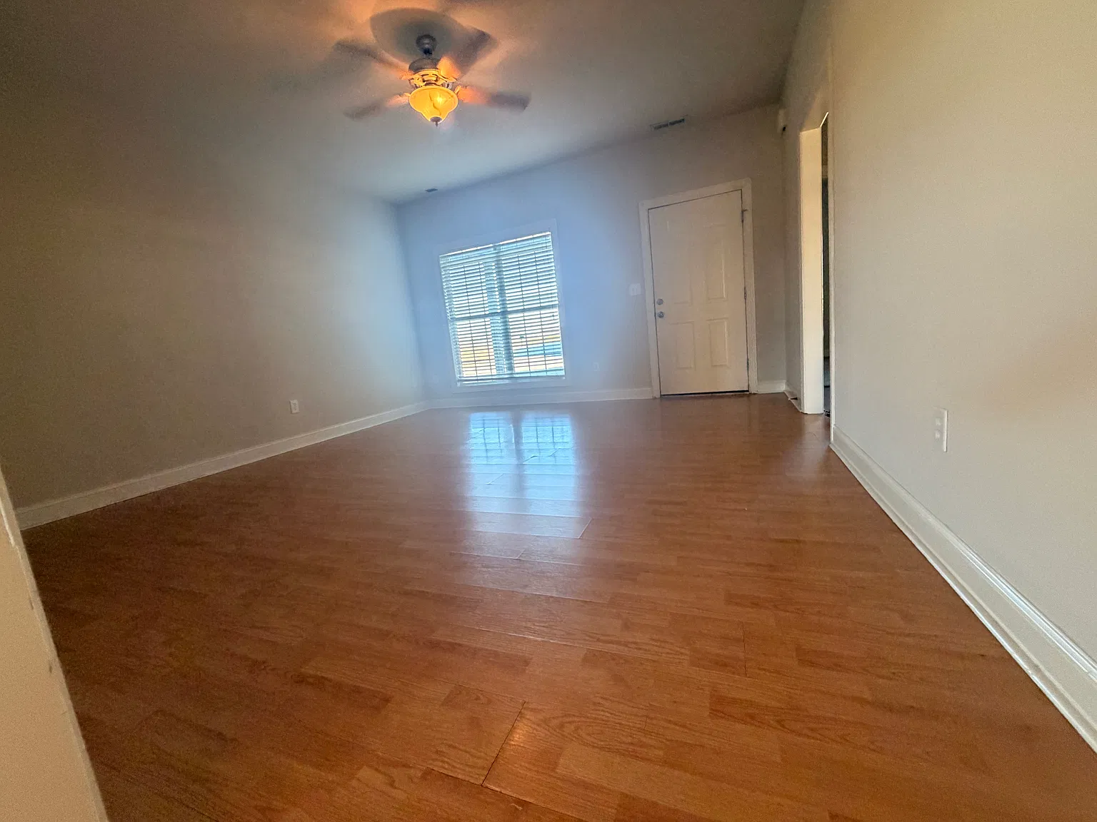 2 bed, 1000 sqft, $1,100 — Photo 4