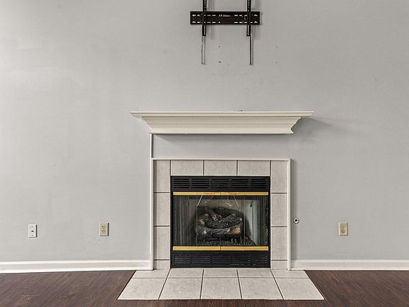 5th image of 121 Millhouse Dr