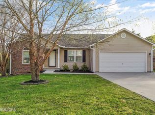 8431 Gardenside Ln, Powell, TN 37849
