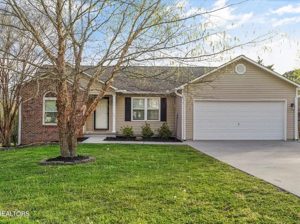 8431 Gardenside Ln, Powell, TN 37849