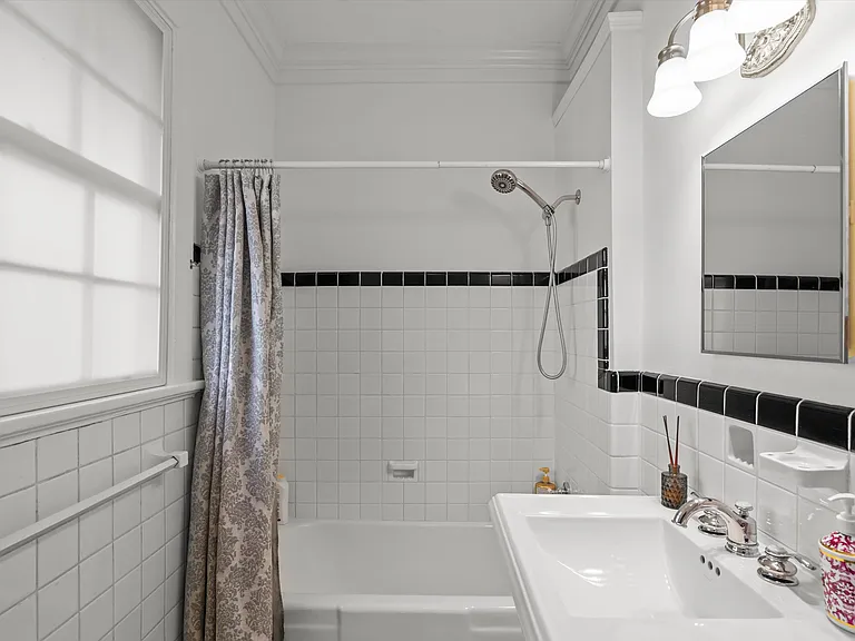 2509 Bellevue Ave — Photo 22
