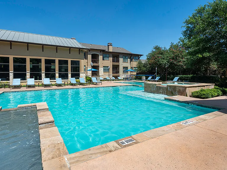 Vista Ridge Apartment Homes — Photo 4