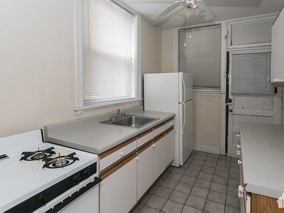 2nd image of 5208 N Damen Ave #1