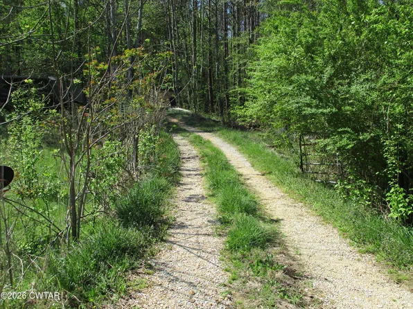 126 Perryville Rd, Parsons, TN 38363