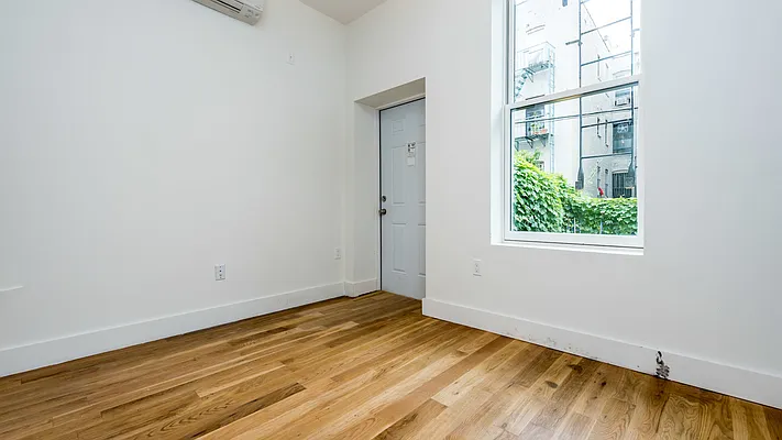 Rented by Nooklyn NYC LLC | media 35
