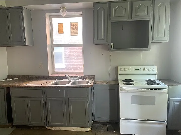 5445 N Kingshighway Blvd — Photo 9