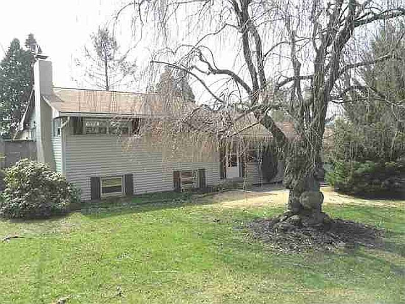 2nd image of 702 Breezewood Dr