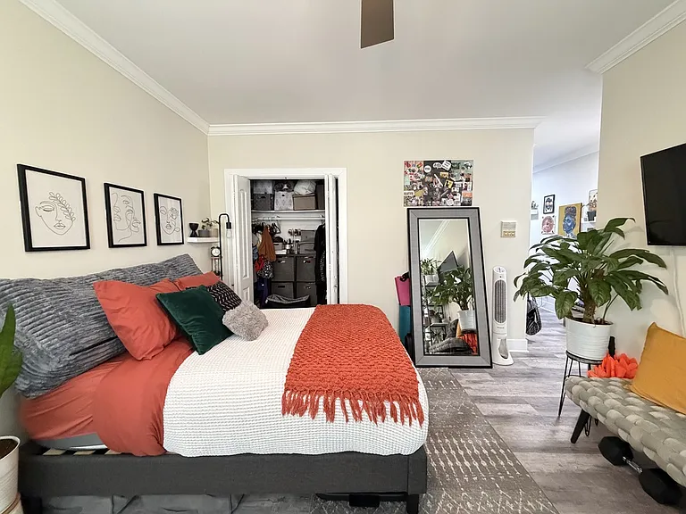 3821 N Greenview Ave #E2 — Photo 16
