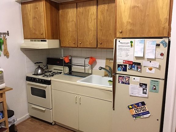 3rd image of 356 W 45th St APT 2B