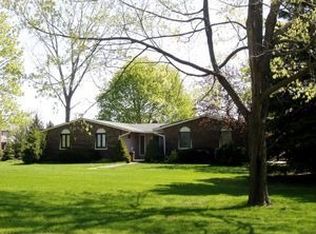 3525 Lake George Rd, Oakland, MI 48363