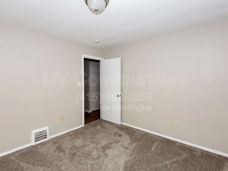 19001 Nitra Ave — Photo 9