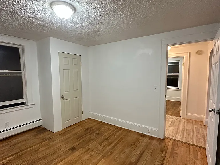 28 Beverly Hts #2 — Photo 17