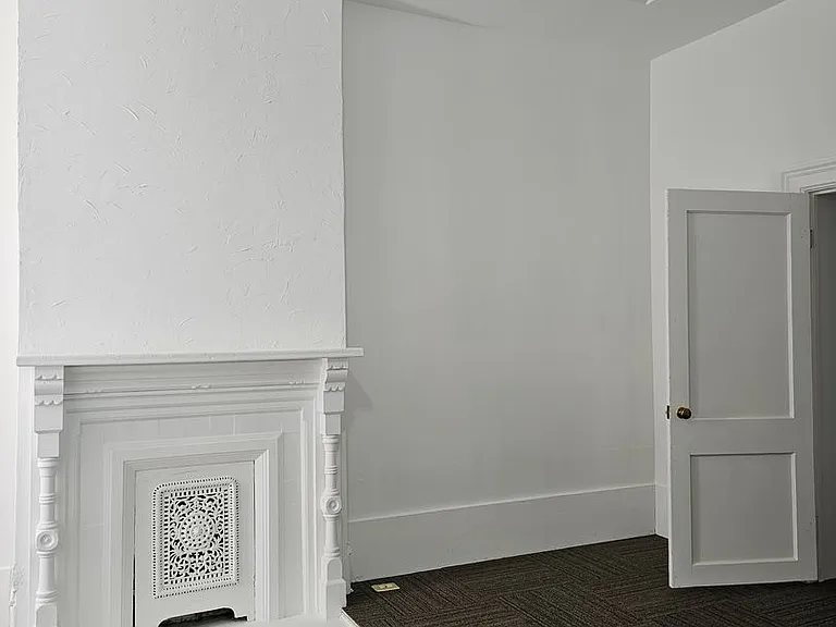420 E 17th St — Photo 10