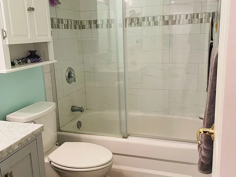 692 Johnston Park Ave — Photo 8